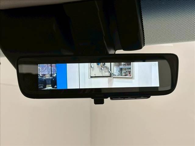 グランエース Ｐｒｅｍｉｕｍ　純正ナビ　パノラミックビューモニター　フリップダウンモニター　電動サイドステップ　デジタルインナーミラー　ブラインドスポットモニター　フルセグテレビ　両側電動スライドドア　パワーシート　ベージュ内装（7枚目）