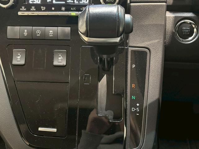 グランエース Ｐｒｅｍｉｕｍ　純正ナビ　パノラミックビューモニター　フリップダウンモニター　電動サイドステップ　デジタルインナーミラー　ブラインドスポットモニター　フルセグテレビ　両側電動スライドドア　パワーシート　ベージュ内装（34枚目）