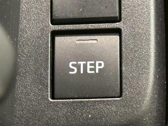グランエース Ｐｒｅｍｉｕｍ　純正ナビ　パノラミックビューモニター　フリップダウンモニター　電動サイドステップ　デジタルインナーミラー　ブラインドスポットモニター　フルセグテレビ　両側電動スライドドア　パワーシート　ベージュ内装（39枚目）