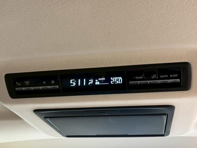 グランエース Ｐｒｅｍｉｕｍ　純正ナビ　パノラミックビューモニター　フリップダウンモニター　電動サイドステップ　デジタルインナーミラー　ブラインドスポットモニター　フルセグテレビ　両側電動スライドドア　パワーシート　ベージュ内装（52枚目）