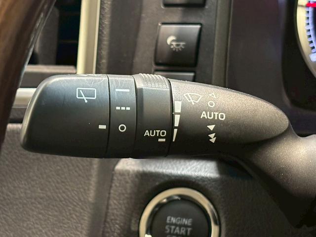 グランエース Ｐｒｅｍｉｕｍ　純正ナビ　パノラミックビューモニター　フリップダウンモニター　電動サイドステップ　デジタルインナーミラー　ブラインドスポットモニター　フルセグテレビ　両側電動スライドドア　パワーシート　ベージュ内装（60枚目）