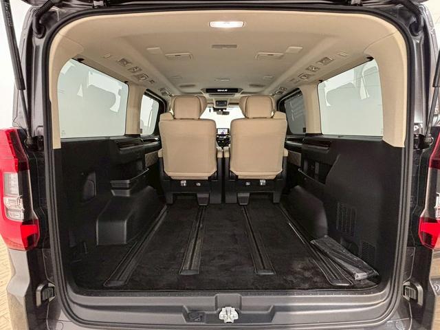 グランエース Ｐｒｅｍｉｕｍ　純正ナビ　パノラミックビューモニター　フリップダウンモニター　電動サイドステップ　デジタルインナーミラー　ブラインドスポットモニター　フルセグテレビ　両側電動スライドドア　パワーシート　ベージュ内装（62枚目）