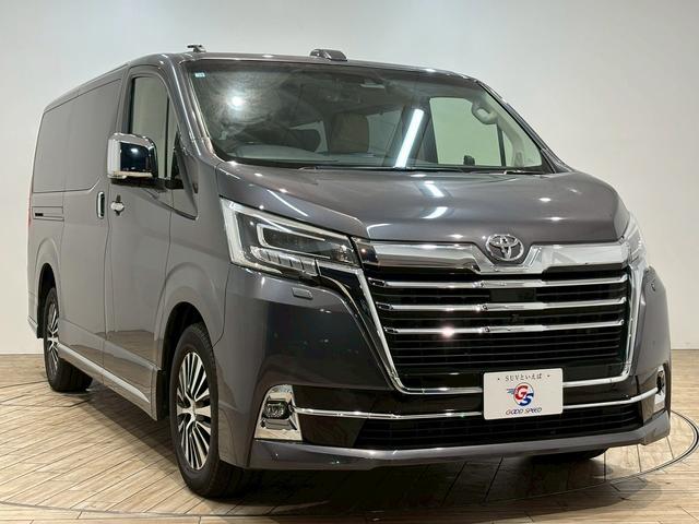 グランエース Ｐｒｅｍｉｕｍ　純正ナビ　パノラミックビューモニター　フリップダウンモニター　電動サイドステップ　デジタルインナーミラー　ブラインドスポットモニター　フルセグテレビ　両側電動スライドドア　パワーシート　ベージュ内装（72枚目）