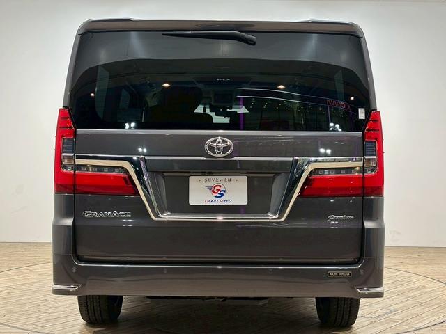 グランエース Ｐｒｅｍｉｕｍ　純正ナビ　パノラミックビューモニター　フリップダウンモニター　電動サイドステップ　デジタルインナーミラー　ブラインドスポットモニター　フルセグテレビ　両側電動スライドドア　パワーシート　ベージュ内装（77枚目）