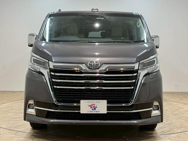 グランエース Ｐｒｅｍｉｕｍ　純正ナビ　パノラミックビューモニター　フリップダウンモニター　電動サイドステップ　デジタルインナーミラー　ブラインドスポットモニター　フルセグテレビ　両側電動スライドドア　パワーシート　ベージュ内装（78枚目）