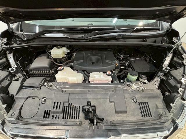 グランエース Ｐｒｅｍｉｕｍ　純正ナビ　パノラミックビューモニター　フリップダウンモニター　電動サイドステップ　デジタルインナーミラー　ブラインドスポットモニター　フルセグテレビ　両側電動スライドドア　パワーシート　ベージュ内装（79枚目）