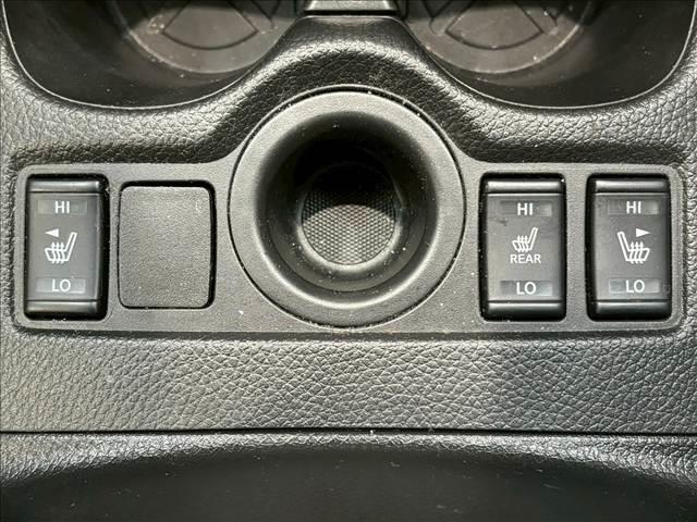 エクストレイル ２０Ｘ　ハイブリッド　純正ナビ　アラウンドビューモニター　プロパイロット　電動リアゲート　シートヒーター　ＥＴＣ　フルセグテレビ　バックビューモニター　パーキングアシスト　オートエアコン　助手席エアバッグ　スマートキー（7枚目）