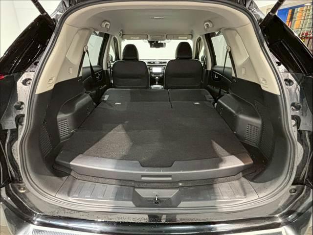 エクストレイル ２０Ｘ　ハイブリッド　純正ナビ　アラウンドビューモニター　プロパイロット　電動リアゲート　シートヒーター　ＥＴＣ　フルセグテレビ　バックビューモニター　パーキングアシスト　オートエアコン　助手席エアバッグ　スマートキー（11枚目）