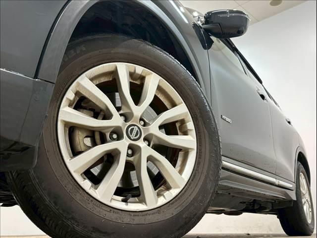 エクストレイル ２０Ｘ　ハイブリッド　純正ナビ　アラウンドビューモニター　プロパイロット　電動リアゲート　シートヒーター　ＥＴＣ　フルセグテレビ　バックビューモニター　パーキングアシスト　オートエアコン　助手席エアバッグ　スマートキー（19枚目）