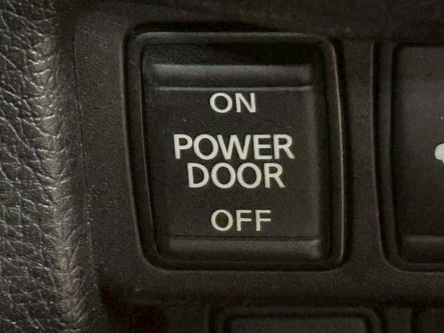 エクストレイル ２０Ｘ　ハイブリッド　純正ナビ　アラウンドビューモニター　プロパイロット　電動リアゲート　シートヒーター　ＥＴＣ　フルセグテレビ　バックビューモニター　パーキングアシスト　オートエアコン　助手席エアバッグ　スマートキー（25枚目）