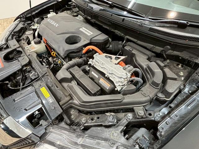 エクストレイル ２０Ｘ　ハイブリッド　純正ナビ　アラウンドビューモニター　プロパイロット　電動リアゲート　シートヒーター　ＥＴＣ　フルセグテレビ　バックビューモニター　パーキングアシスト　オートエアコン　助手席エアバッグ　スマートキー（75枚目）