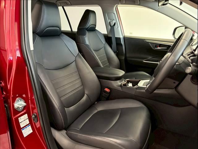 ＲＡＶ４ Ｇ　純正ナビ　バックカメラ　レーダークルーズコントロール　電動リアゲート　シートメモリー　パワーシート　シートヒーター　フルセグテレビ　ＳＤナビゲーション　オートエアコン　運転席パワーシート　ＡＢＳ（9枚目）