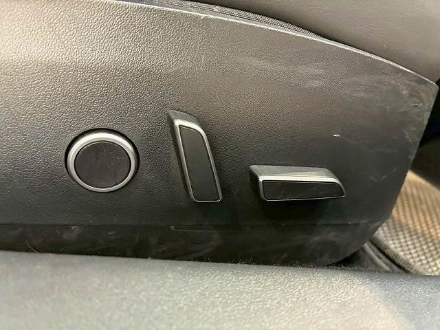 モデル3 ロングレンジ ガラスルーフ オートパイロット 純正ナビ バックカメラ サイドカメラ ブラックレザーシート パワーシート シートヒーター ステアリングヒーター 電動リアゲート クルーズコントロール オートトランク(6枚目)