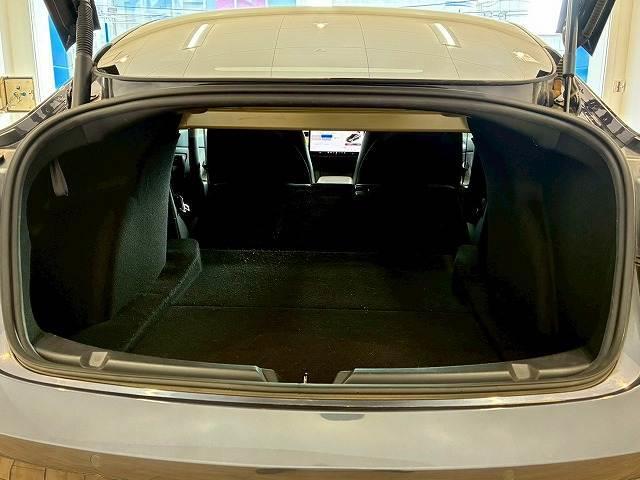 モデル3 ロングレンジ ガラスルーフ オートパイロット 純正ナビ バックカメラ サイドカメラ ブラックレザーシート パワーシート シートヒーター ステアリングヒーター 電動リアゲート クルーズコントロール オートトランク(11枚目)