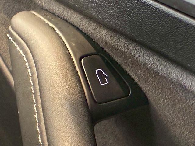モデル3 ロングレンジ ガラスルーフ オートパイロット 純正ナビ バックカメラ サイドカメラ ブラックレザーシート パワーシート シートヒーター ステアリングヒーター 電動リアゲート クルーズコントロール オートトランク(31枚目)