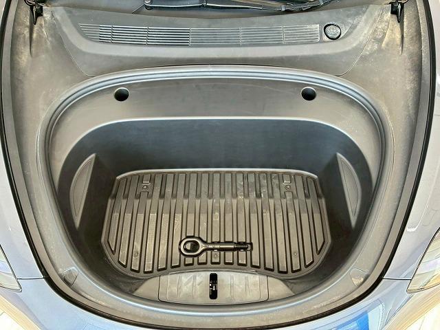 モデル3 ロングレンジ ガラスルーフ オートパイロット 純正ナビ バックカメラ サイドカメラ ブラックレザーシート パワーシート シートヒーター ステアリングヒーター 電動リアゲート クルーズコントロール オートトランク(50枚目)