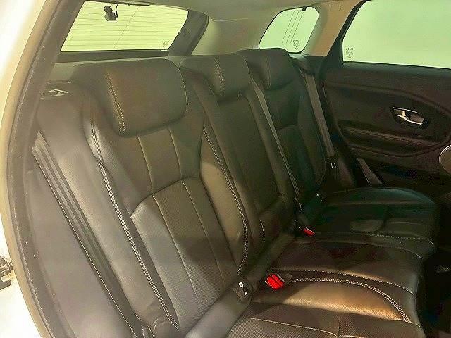 レンジローバーイヴォーク ＳＥプラス　純正ナビ　アラウンドビューモニター　クルーズコントロール　メリディアンサウンド　電動リアゲート　パワーシート　シートヒーター　車線逸脱防止　衝突被害軽減ブレーキ　スマートキー　シートヒータ　ＥＴＣ（10枚目）