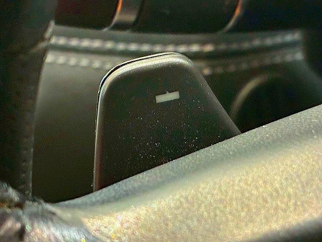 レンジローバーイヴォーク ＳＥプラス　純正ナビ　アラウンドビューモニター　クルーズコントロール　メリディアンサウンド　電動リアゲート　パワーシート　シートヒーター　車線逸脱防止　衝突被害軽減ブレーキ　スマートキー　シートヒータ　ＥＴＣ（23枚目）