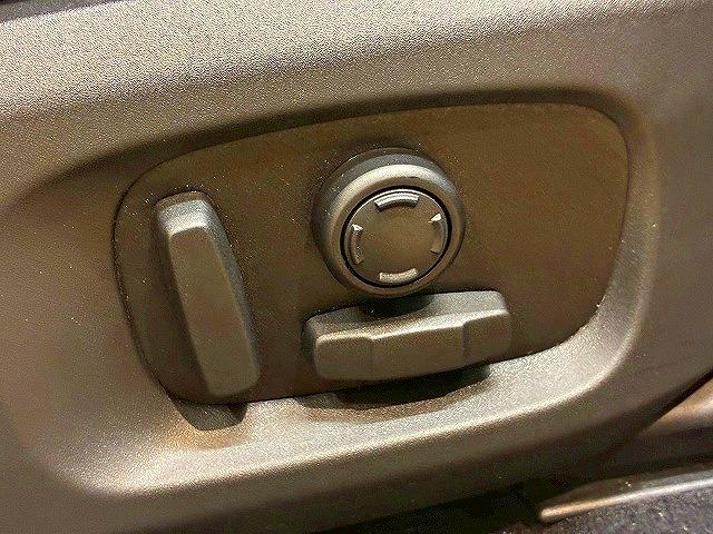レンジローバーイヴォーク ＳＥプラス　純正ナビ　アラウンドビューモニター　クルーズコントロール　メリディアンサウンド　電動リアゲート　パワーシート　シートヒーター　車線逸脱防止　衝突被害軽減ブレーキ　スマートキー　シートヒータ　ＥＴＣ（41枚目）