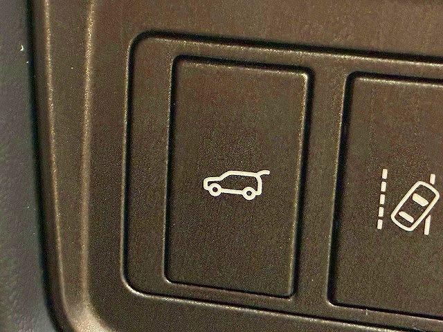 レンジローバーイヴォーク ＳＥプラス　純正ナビ　アラウンドビューモニター　クルーズコントロール　メリディアンサウンド　電動リアゲート　パワーシート　シートヒーター　車線逸脱防止　衝突被害軽減ブレーキ　スマートキー　シートヒータ　ＥＴＣ（45枚目）
