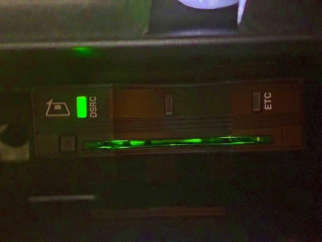 レンジローバーイヴォーク ＳＥプラス　純正ナビ　アラウンドビューモニター　クルーズコントロール　メリディアンサウンド　電動リアゲート　パワーシート　シートヒーター　車線逸脱防止　衝突被害軽減ブレーキ　スマートキー　シートヒータ　ＥＴＣ（46枚目）