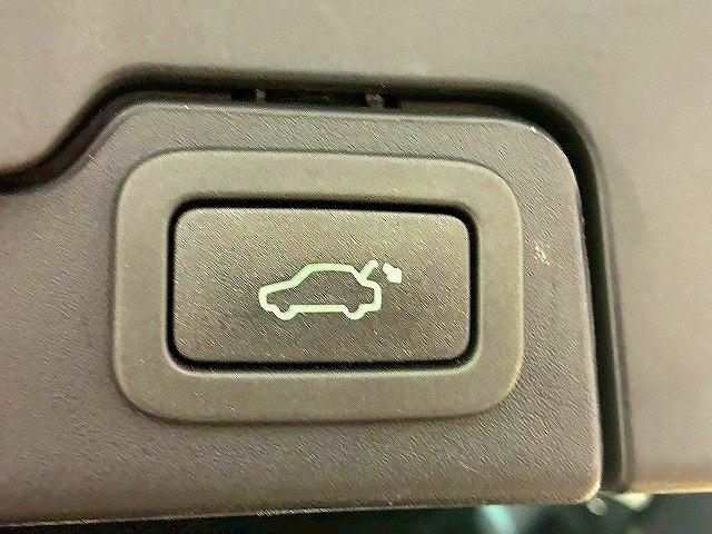 レンジローバーイヴォーク ＳＥプラス　純正ナビ　アラウンドビューモニター　クルーズコントロール　メリディアンサウンド　電動リアゲート　パワーシート　シートヒーター　車線逸脱防止　衝突被害軽減ブレーキ　スマートキー　シートヒータ　ＥＴＣ（58枚目）