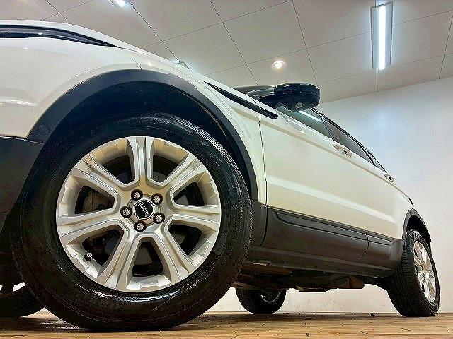 レンジローバーイヴォーク ＳＥプラス　純正ナビ　アラウンドビューモニター　クルーズコントロール　メリディアンサウンド　電動リアゲート　パワーシート　シートヒーター　車線逸脱防止　衝突被害軽減ブレーキ　スマートキー　シートヒータ　ＥＴＣ（64枚目）