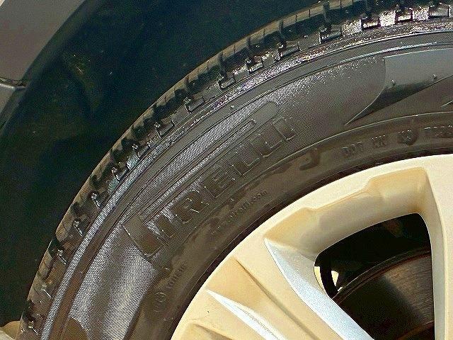 レンジローバーイヴォーク ＳＥプラス　純正ナビ　アラウンドビューモニター　クルーズコントロール　メリディアンサウンド　電動リアゲート　パワーシート　シートヒーター　車線逸脱防止　衝突被害軽減ブレーキ　スマートキー　シートヒータ　ＥＴＣ（68枚目）