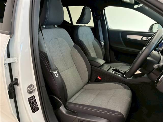 ＸＣ４０ プラス　Ｂ３　純正ナビ　Ｇｏｏｇｌｅナビ　ＡｐｐｌｅＣａｒＰｌａｙ　バックカメラ　シートヒーター　パワーシート　電動リアゲート　レーダークルーズコントロール　ブラインドスポットモニター　ステアリングヒーター（9枚目）