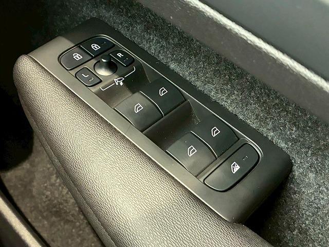 ＸＣ４０ プラス　Ｂ３　純正ナビ　Ｇｏｏｇｌｅナビ　ＡｐｐｌｅＣａｒＰｌａｙ　バックカメラ　シートヒーター　パワーシート　電動リアゲート　レーダークルーズコントロール　ブラインドスポットモニター　ステアリングヒーター（31枚目）