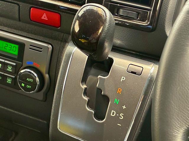 ハイエースバン スーパーＧＬ　ダークプライム２　モデリスタエアロ　純正ナビ　パノラミックビューモニター　両側電動スライドドア　デジタルインナーミラー　衝突軽減ブレーキ　車線逸脱防止　ＡＣ１００Ｖ　助手席エアバック　ＥＴＣ（41枚目）