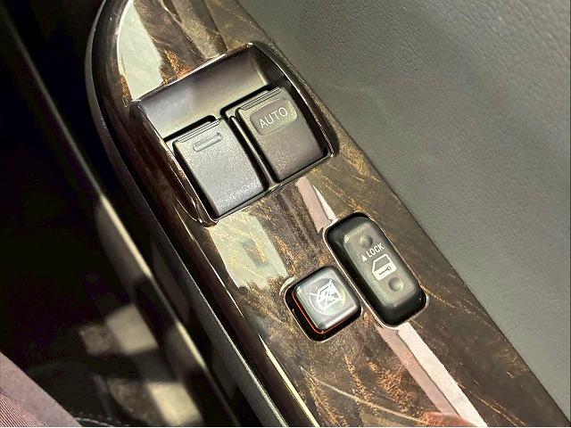 ハイエースバン スーパーＧＬ　ダークプライム２　モデリスタエアロ　純正ナビ　パノラミックビューモニター　両側電動スライドドア　デジタルインナーミラー　衝突軽減ブレーキ　車線逸脱防止　ＡＣ１００Ｖ　助手席エアバック　ＥＴＣ（50枚目）