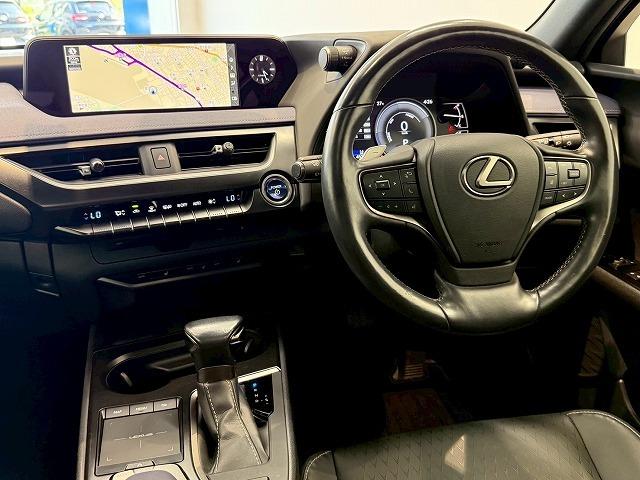 UX UX250h アーバンエレガンス サンルーフ 純正ナビ パノラミックビューモニター 電動リアゲート シートメモリー パワーシート ブラインドスポットモニター レーダークルーズコントロール パドルシフト ステアリングヒーター(51枚目)