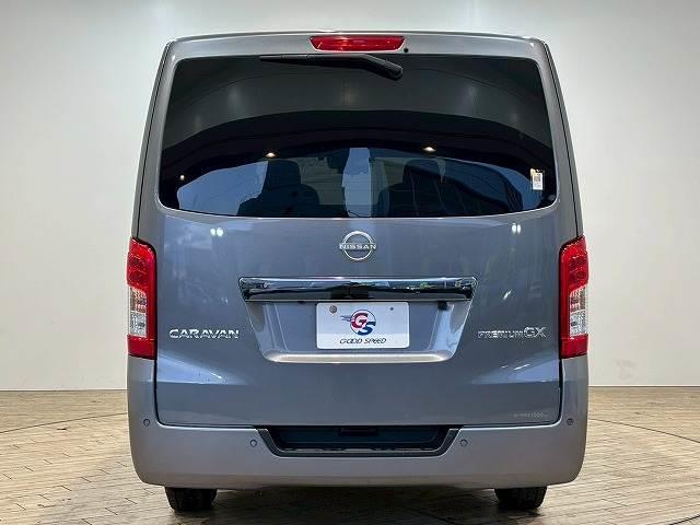キャラバン グランドプレミアムＧＸ　純正ナビ　アラウンドビューモニター　デジタルインナーミラー　片側電動スライドドア　後席ヒーター／クーラー　ＥＴＣ　フルセグテレビ　ＳＤナビ　ＤＶＤ視聴可　パワステ　バックカメラ　ＥＳＣ　盗難防止装置（13枚目）