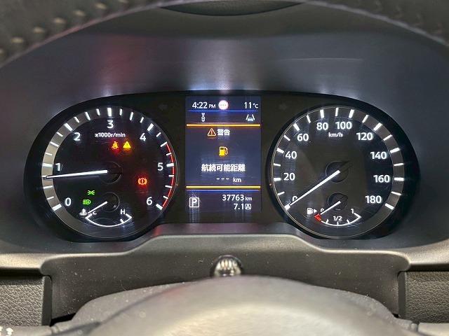 キャラバン グランドプレミアムＧＸ　純正ナビ　アラウンドビューモニター　デジタルインナーミラー　片側電動スライドドア　後席ヒーター／クーラー　ＥＴＣ　フルセグテレビ　ＳＤナビ　ＤＶＤ視聴可　パワステ　バックカメラ　ＥＳＣ　盗難防止装置（21枚目）