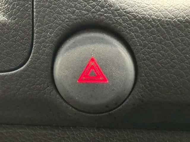 キャラバン グランドプレミアムＧＸ　純正ナビ　アラウンドビューモニター　デジタルインナーミラー　片側電動スライドドア　後席ヒーター／クーラー　ＥＴＣ　フルセグテレビ　ＳＤナビ　ＤＶＤ視聴可　パワステ　バックカメラ　ＥＳＣ　盗難防止装置（33枚目）