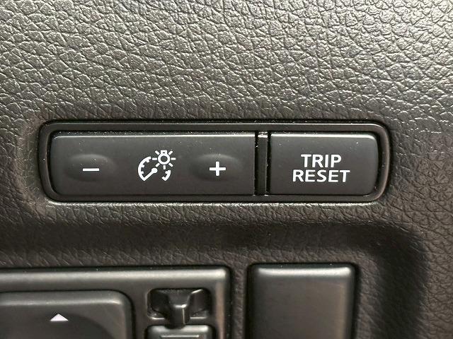 キャラバン グランドプレミアムＧＸ　純正ナビ　アラウンドビューモニター　デジタルインナーミラー　片側電動スライドドア　後席ヒーター／クーラー　ＥＴＣ　フルセグテレビ　ＳＤナビ　ＤＶＤ視聴可　パワステ　バックカメラ　ＥＳＣ　盗難防止装置（51枚目）