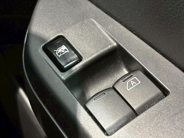 キャラバン グランドプレミアムＧＸ　純正ナビ　アラウンドビューモニター　デジタルインナーミラー　片側電動スライドドア　後席ヒーター／クーラー　ＥＴＣ　フルセグテレビ　ＳＤナビ　ＤＶＤ視聴可　パワステ　バックカメラ　ＥＳＣ　盗難防止装置（53枚目）