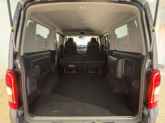 キャラバン グランドプレミアムＧＸ　純正ナビ　アラウンドビューモニター　デジタルインナーミラー　片側電動スライドドア　後席ヒーター／クーラー　ＥＴＣ　フルセグテレビ　ＳＤナビ　ＤＶＤ視聴可　パワステ　バックカメラ　ＥＳＣ　盗難防止装置（58枚目）