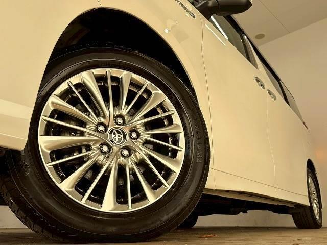アルファードハイブリッド ＳＲ“Ｃ　パッケージ”　サンルーフ　後席モニター　デジタルミラー　サンルーフ　フリップダウンモニター　デジタルインナーミラー　電動リアゲート　シートメモリー　パワーシート　純正ナビ　レーダークルーズコントロールシートクーラー（19枚目）