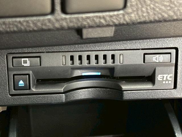 アルファードハイブリッド ＳＲ“Ｃ　パッケージ”　サンルーフ　後席モニター　デジタルミラー　サンルーフ　フリップダウンモニター　デジタルインナーミラー　電動リアゲート　シートメモリー　パワーシート　純正ナビ　レーダークルーズコントロールシートクーラー（23枚目）