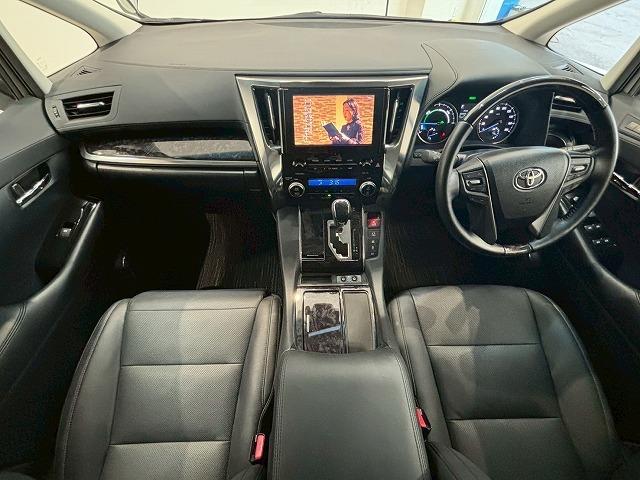 アルファードハイブリッド ＳＲ“Ｃ　パッケージ”　サンルーフ　後席モニター　デジタルミラー　サンルーフ　フリップダウンモニター　デジタルインナーミラー　電動リアゲート　シートメモリー　パワーシート　純正ナビ　レーダークルーズコントロールシートクーラー（50枚目）