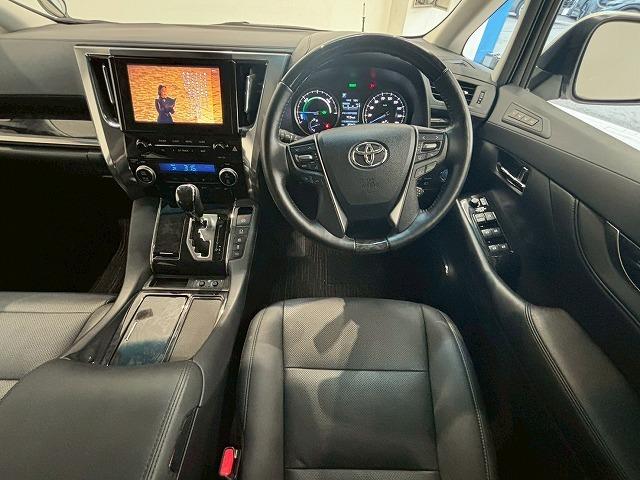 アルファードハイブリッド ＳＲ“Ｃ　パッケージ”　サンルーフ　後席モニター　デジタルミラー　サンルーフ　フリップダウンモニター　デジタルインナーミラー　電動リアゲート　シートメモリー　パワーシート　純正ナビ　レーダークルーズコントロールシートクーラー（51枚目）