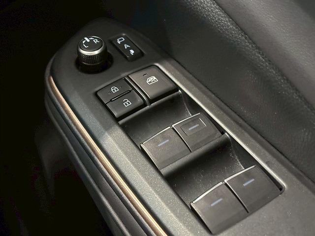 クラウンクロスオーバー G “Advanced・Leather Package” 純正ナビ パノラミックビューモニター デジタルインナーミラー ヘッドアップディスプレイ ブラインドスポットモニター シートメモリー パワーシート シートヒーター シートクーラー レーダークルーズ(23枚目)