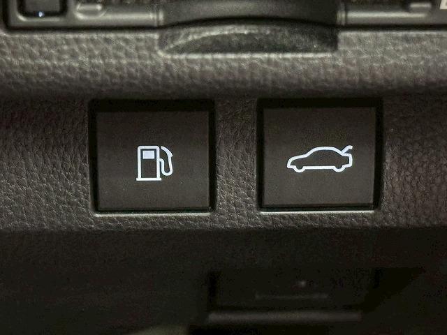 クラウンクロスオーバー G “Advanced・Leather Package” 純正ナビ パノラミックビューモニター デジタルインナーミラー ヘッドアップディスプレイ ブラインドスポットモニター シートメモリー パワーシート シートヒーター シートクーラー レーダークルーズ(25枚目)