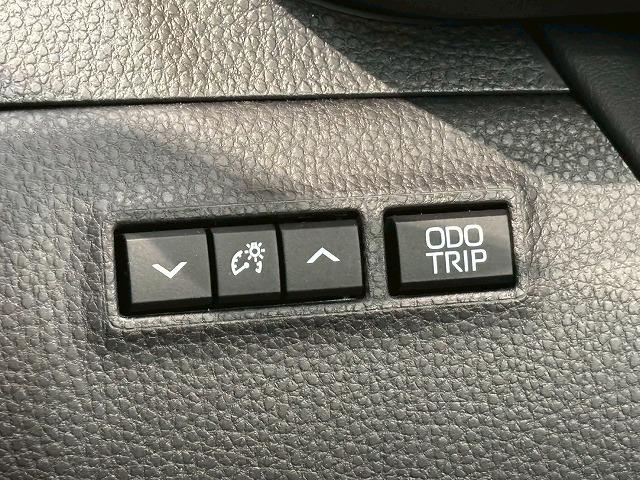 クラウンクロスオーバー G “Advanced・Leather Package” 純正ナビ パノラミックビューモニター デジタルインナーミラー ヘッドアップディスプレイ ブラインドスポットモニター シートメモリー パワーシート シートヒーター シートクーラー レーダークルーズ(49枚目)