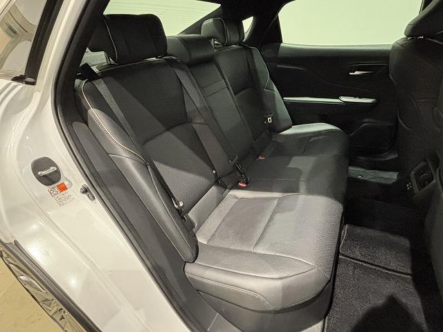 クラウンクロスオーバー G “Advanced・Leather Package” 純正ナビ パノラミックビューモニター デジタルインナーミラー ヘッドアップディスプレイ ブラインドスポットモニター シートメモリー パワーシート シートヒーター シートクーラー レーダークルーズ(60枚目)