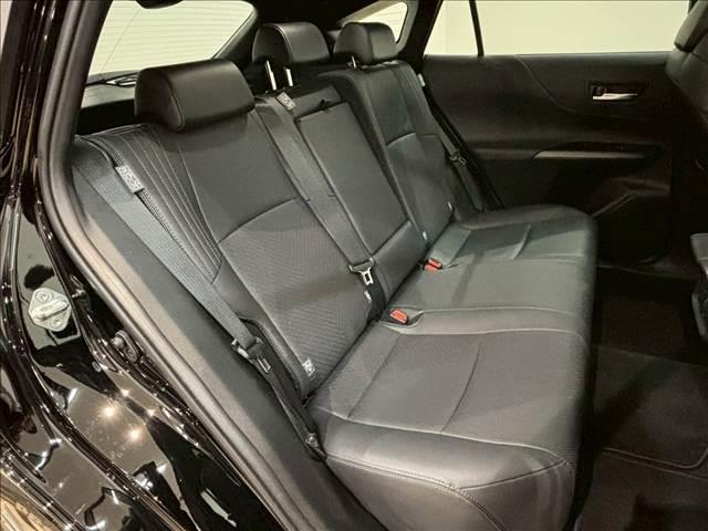 ハリアー Ｚ　“Ｌｅａｔｈｅｒ　Ｐａｃｋａｇｅ”　パノラマルーフ　デジタルインナーミラー　アラウンドビューモニター　電動リアゲート　ブラインドスポットモニター　レーダークルーズコントロール　　シートクーラー　ハンドルヒーター　ヘッドアップディスプレイ（10枚目）