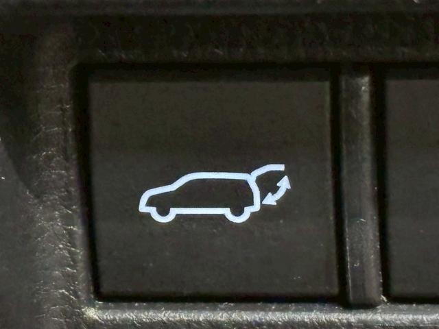 ハリアー Ｚ　“Ｌｅａｔｈｅｒ　Ｐａｃｋａｇｅ”　パノラマルーフ　デジタルインナーミラー　アラウンドビューモニター　電動リアゲート　ブラインドスポットモニター　レーダークルーズコントロール　　シートクーラー　ハンドルヒーター　ヘッドアップディスプレイ（22枚目）