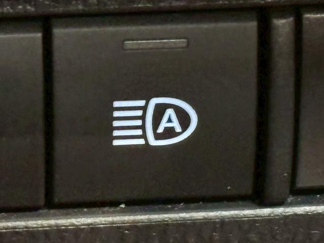 ハリアー Ｚ　“Ｌｅａｔｈｅｒ　Ｐａｃｋａｇｅ”　パノラマルーフ　デジタルインナーミラー　アラウンドビューモニター　電動リアゲート　ブラインドスポットモニター　レーダークルーズコントロール　　シートクーラー　ハンドルヒーター　ヘッドアップディスプレイ（26枚目）